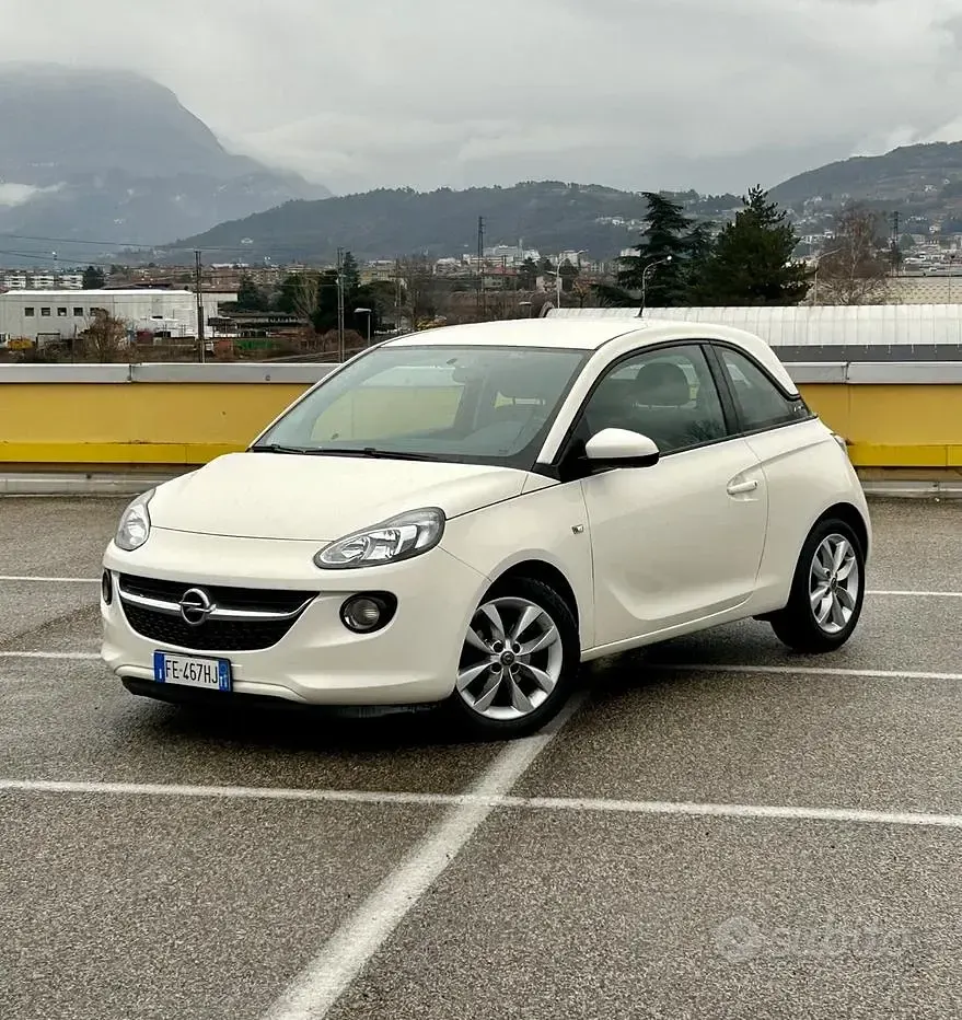 Usado Opel Adam 87 CV (63 kW) 2016 Blanco Utilitario