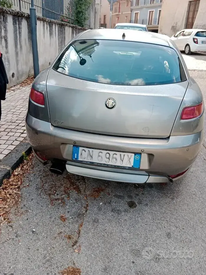 Usata Alfa Romeo GT 150 CV (110 kW) 2004 Grigio Coupé