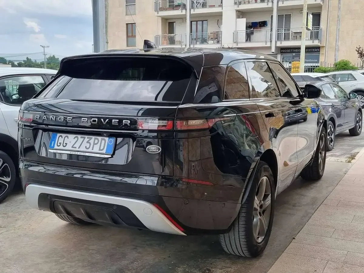 Usata Land Rover Range Rover Velar R-Dynamic 204 CV (150 kW) 2021 Nero SUV