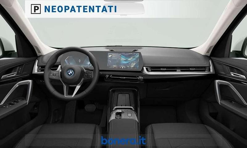 Nuova BMW X1 245 CV (180 kW) 2026 Alpin white pastello SUV