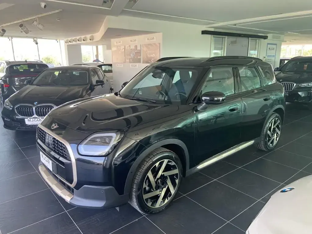 Usata Mini Countryman Favoured 150 CV (110 kW) 2024 Nero SUV