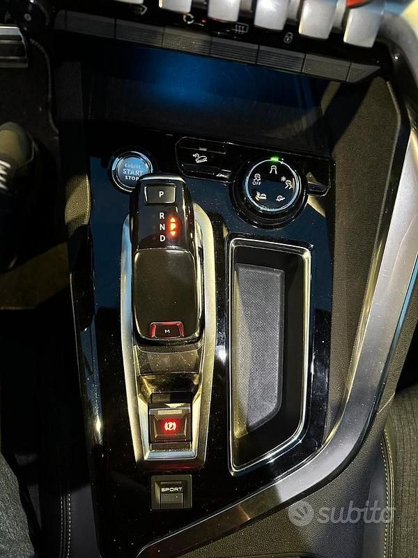 Usata Peugeot 3008 GT-line 131 CV (96 kW) 2019 Grigio SUV