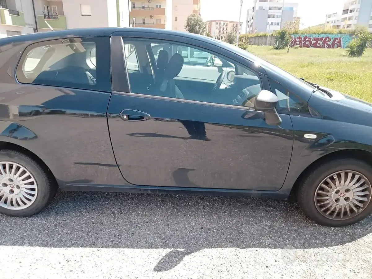 Usata Fiat Grande Punto 75 CV (55 kW) 2008 Nero Utilitaria