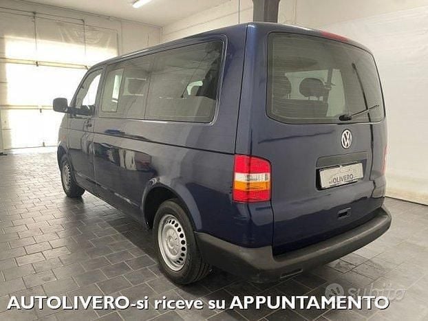 Usata VW Caravelle 104 CV (76 kW) 2004 Furgone