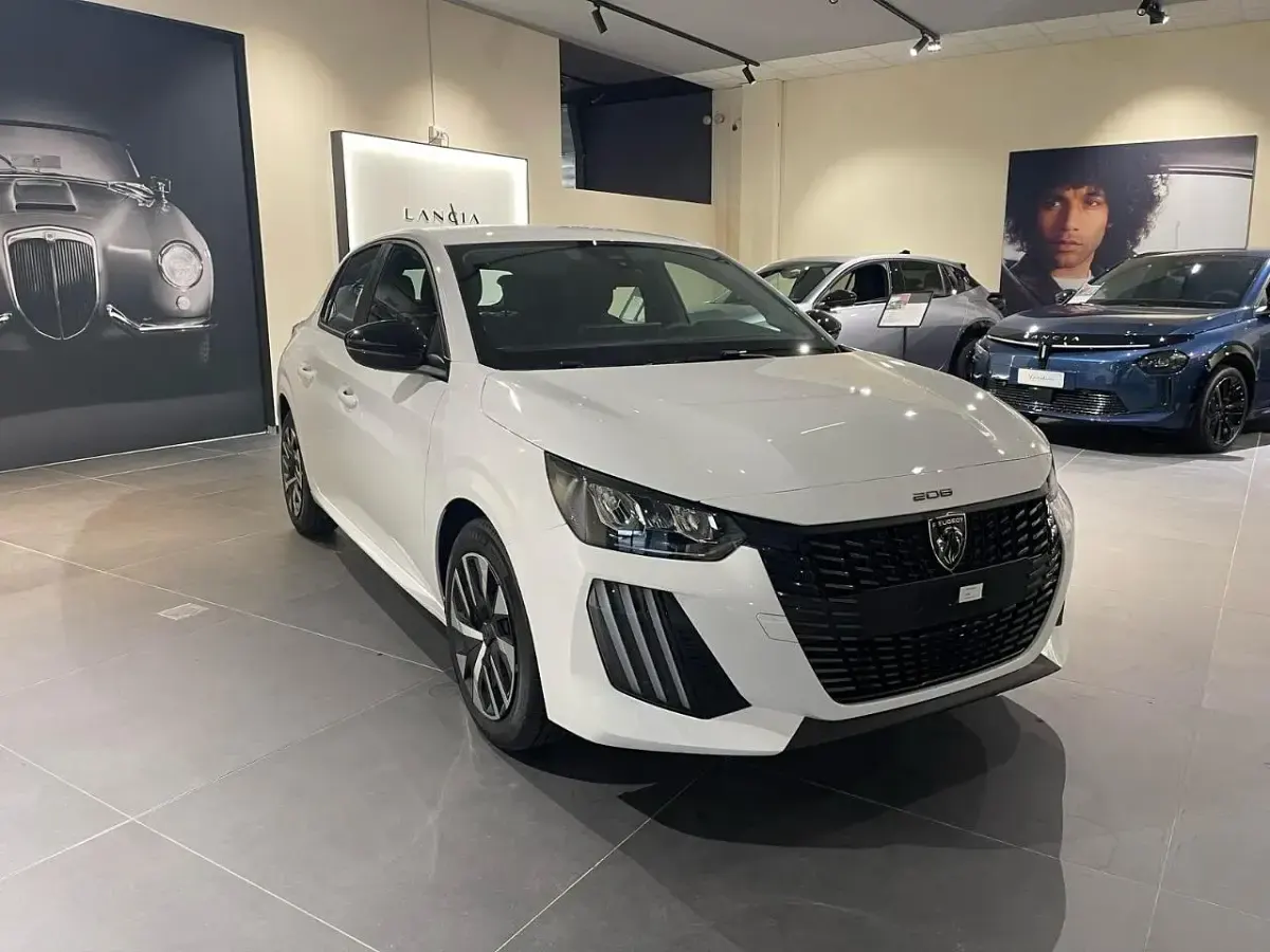 Usata Peugeot 208 Style 75 CV (55 kW) 2026 Utilitaria