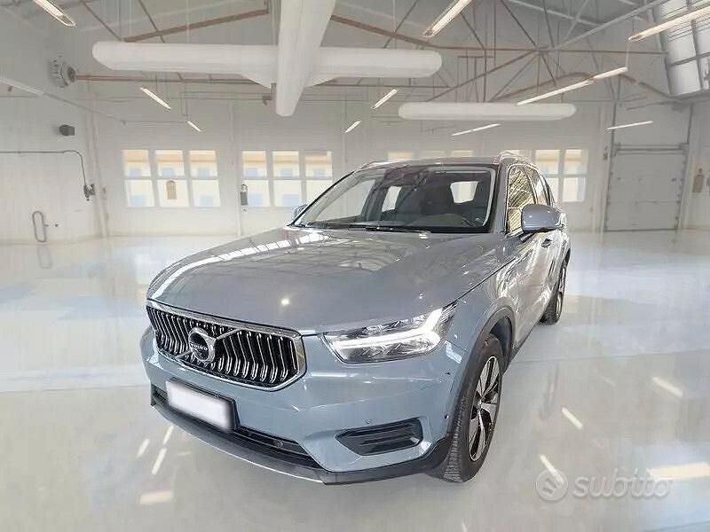 Grigio Usata 2022 Volvo XC40 Inscription SUV | 22.900 € (Ottimo prezzo) - Immagine 1/4