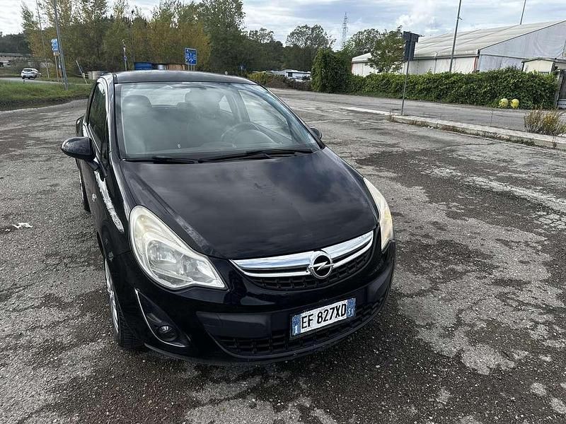 Usata 2011 Opel Corsa Sport Tre volumi | 2900 € (Super prezzo) - Immagine 1/4