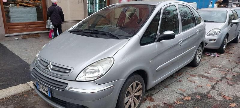 Grigio Usata 2008 Citroën Xsara Picasso Monovolume | 1800 € (Buon prezzo) - Immagine 1/4