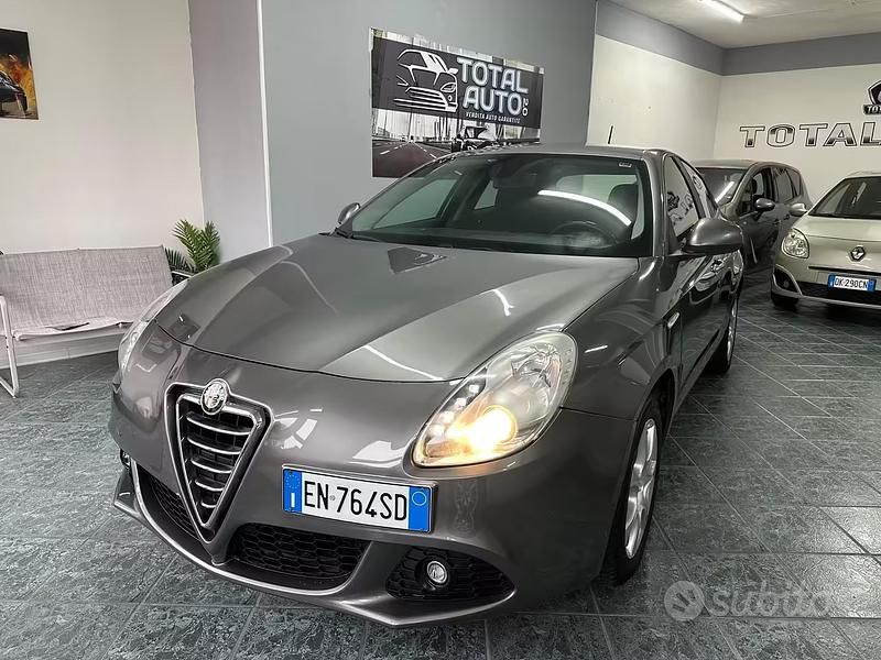 Usata Alfa Romeo Giulietta Progression 119 CV (87 kW) 2012 Grigio Utilitaria