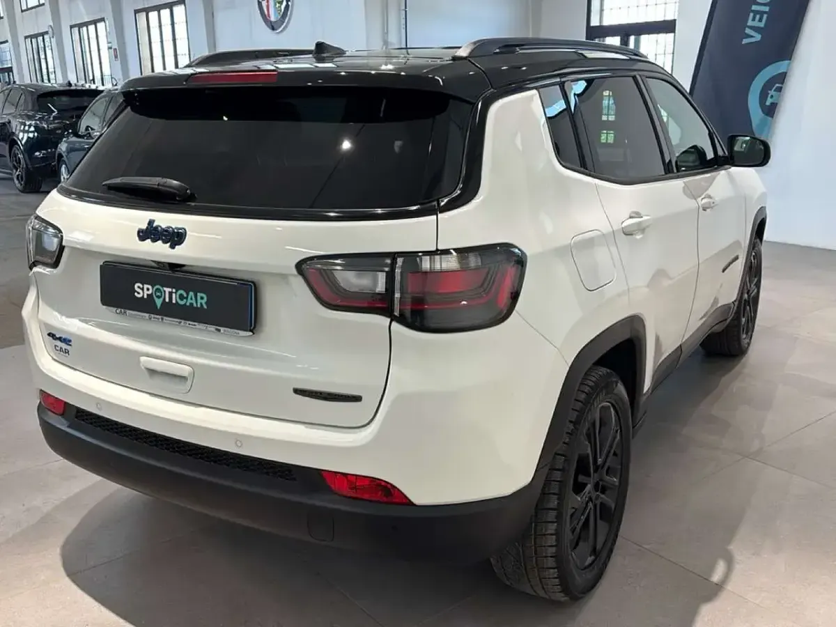 Usata Jeep Compass Night Eagle 190 CV (139 kW) 2022 Bianco SUV