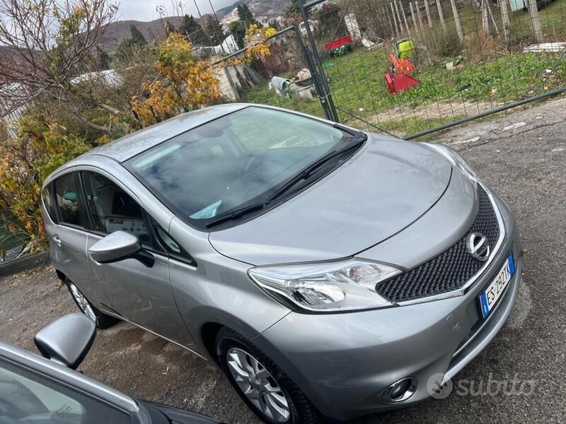 Usata Nissan Note Tekna 90 CV (66 kW) 2014 Grigio metallizzato Monovolume