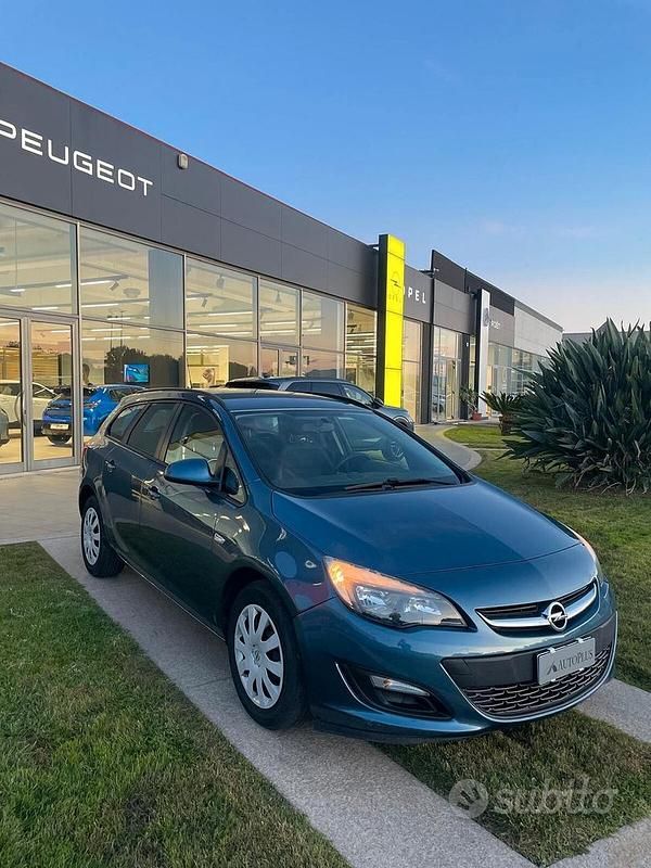 Usata Opel Astra Cosmo 140 CV (102 kW) 2016 Blu Station wagon