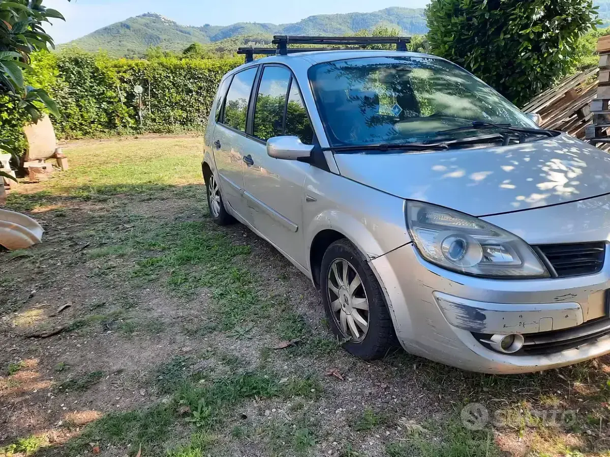 Usata Renault Scénic II 106 CV (77 kW) 2007 Grigio Monovolume