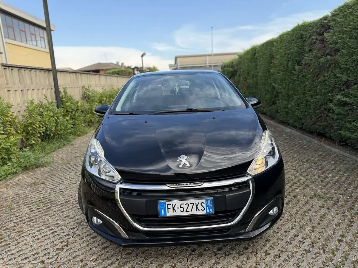 Usata Peugeot 208 Allure 82 CV (60 kW) 2017 Other Utilitaria