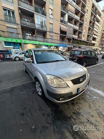 Usata 2007 Kia Rio Tre volumi | 1300 € - Immagine 1/4