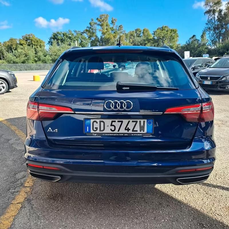Usata Audi A4 Business 163 CV (119 kW) 2021 Blu Station wagon