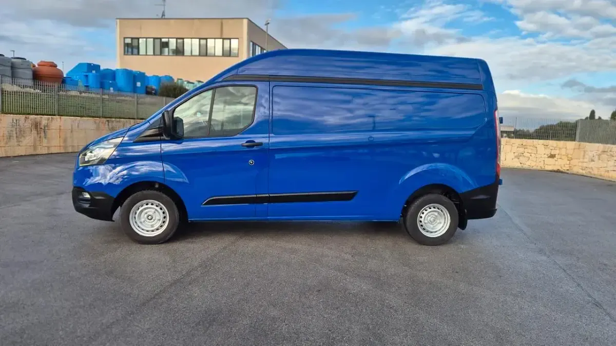 Usata Ford Transit Custom Titanium 169 CV (124 kW) 2021 Blu