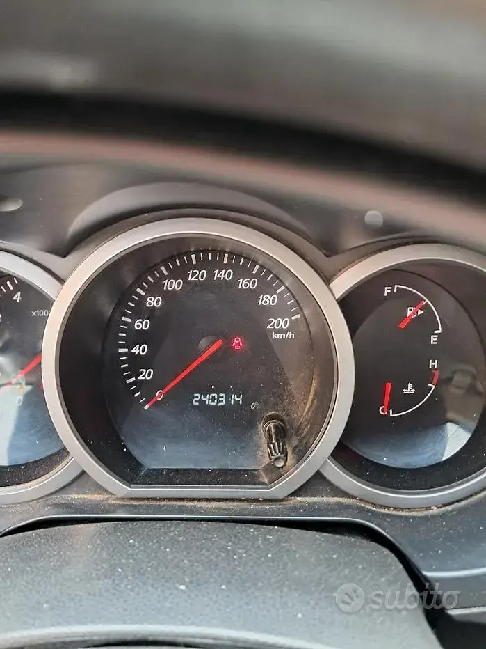 Usata Suzuki Vitara 129 CV (94 kW) 2006 Grigio SUV