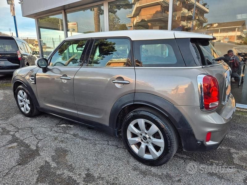 Usata Mini Cooper D Countryman Business 150 CV (110 kW) 2017 Grigio SUV