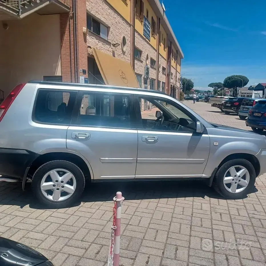 Usata Nissan X-Trail 136 CV (100 kW) 2004 Grigio SUV