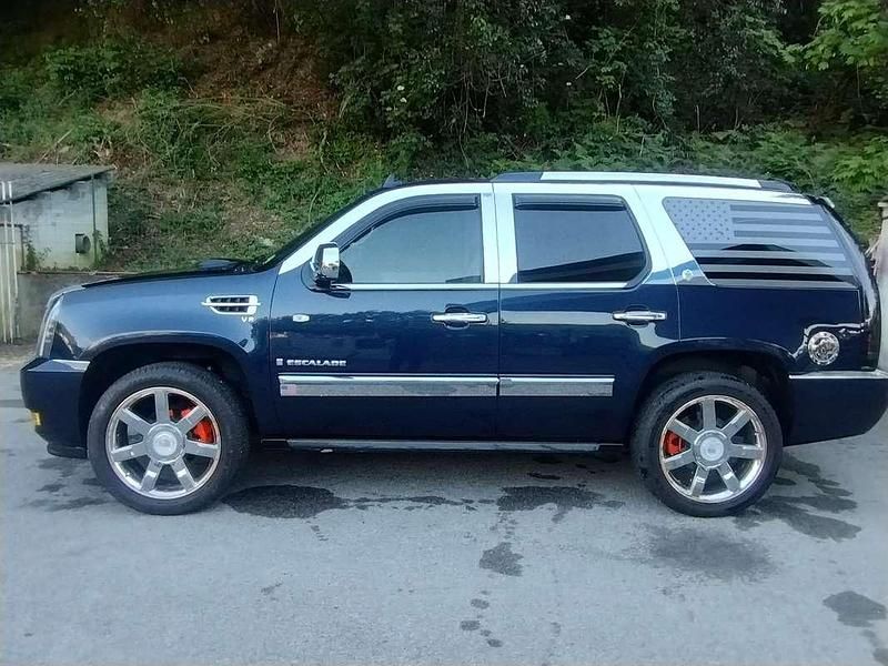 Usata Cadillac Escalade 409 CV (300 kW) 2007 Blu/azzurro SUV