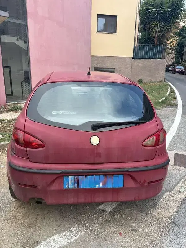 Usata Alfa Romeo 147 Distinctive 116 CV (85 kW) 2004 Utilitaria