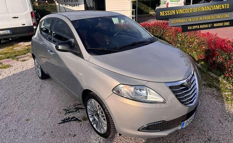 Usata Lancia Ypsilon Gold 86 CV (63 kW) 2013 Grigio Utilitaria