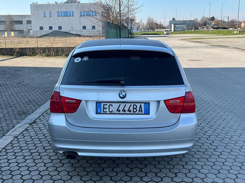 Usata BMW 318 M Sport 143 CV (105 kW) 2010 Argento Station wagon
