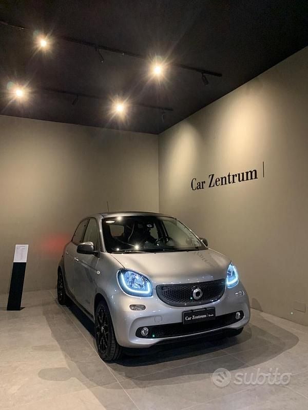 Usata Smart ForFour Prime 89 CV (65 kW) 2018 Grigio Utilitaria