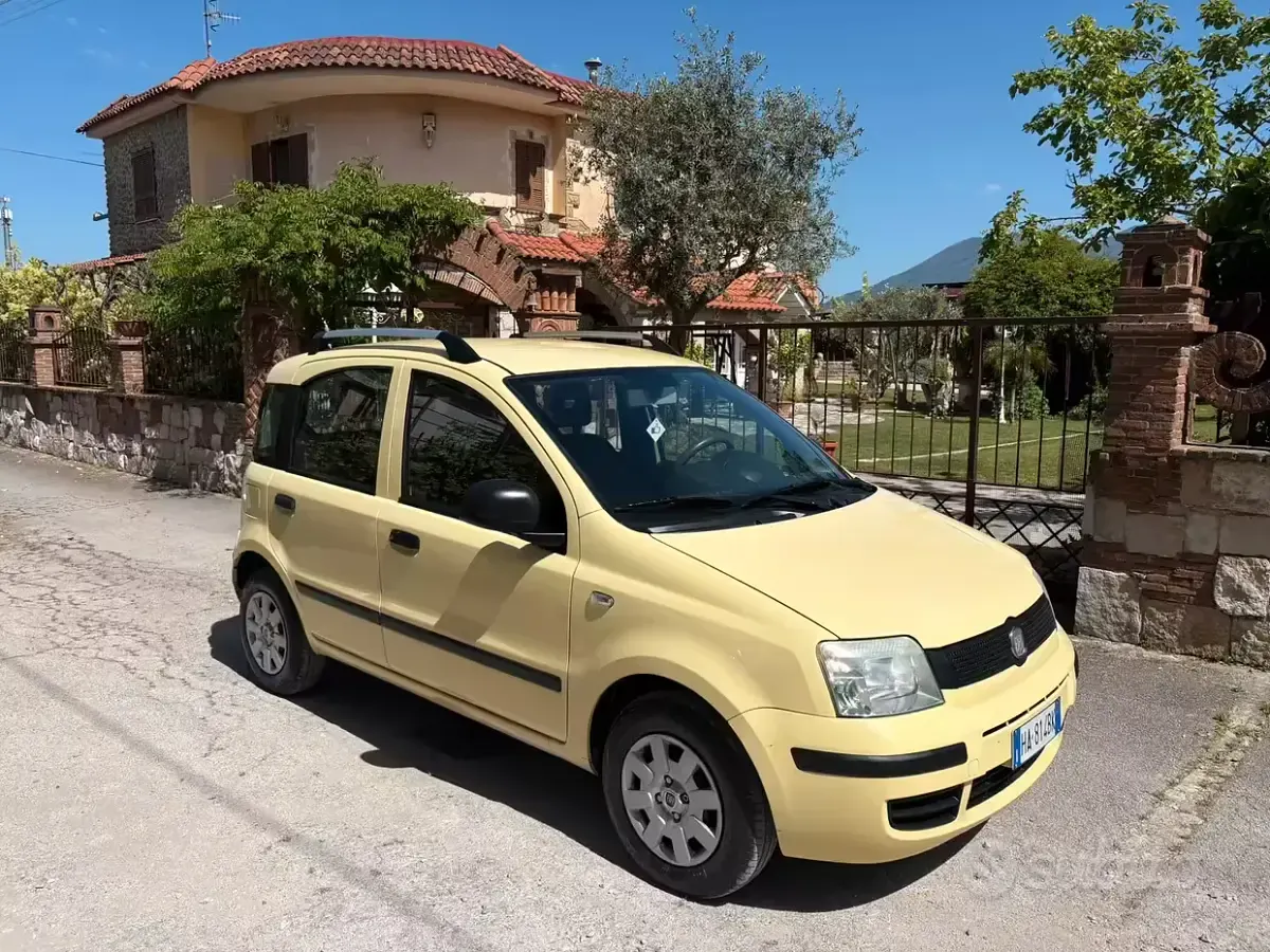 Usata Fiat Panda 69 CV (50 kW) 2010 Giallo Utilitaria