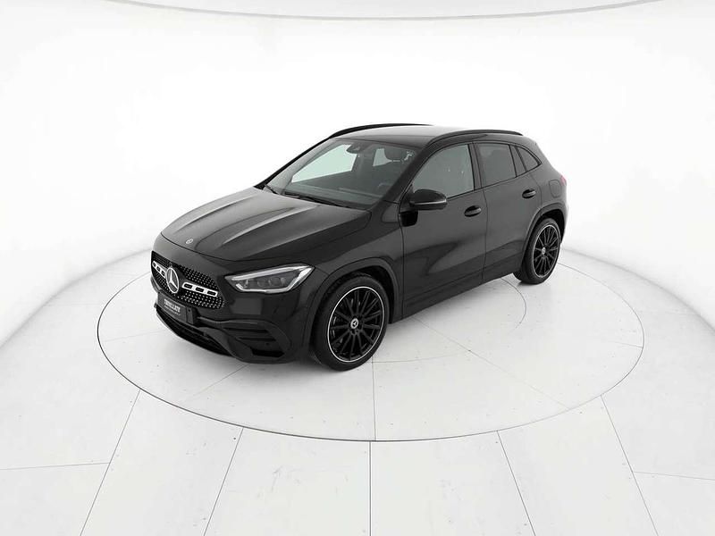 Usata Mercedes GLA200 Premium 150 CV (110 kW) 2022 Nero SUV