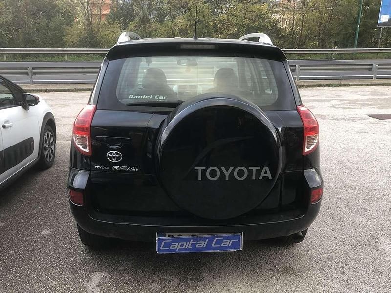 Usata Toyota RAV4 Luxury 136 CV (100 kW) 2007 Nero SUV