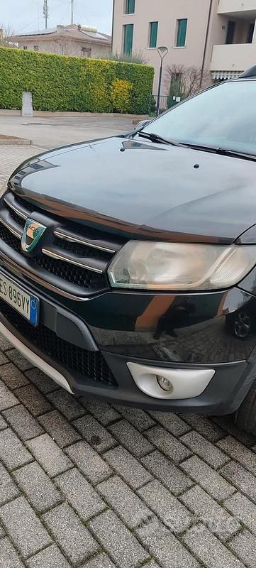 Usata Dacia Sandero Stepway 90 CV (66 kW) 2013 Nero SUV
