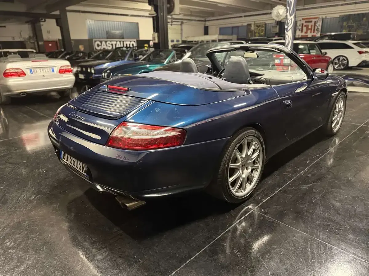 Usata Porsche 911 Carrera Cabriolet 300 CV (220 kW) 1999 Blu/azzurro Cabrio