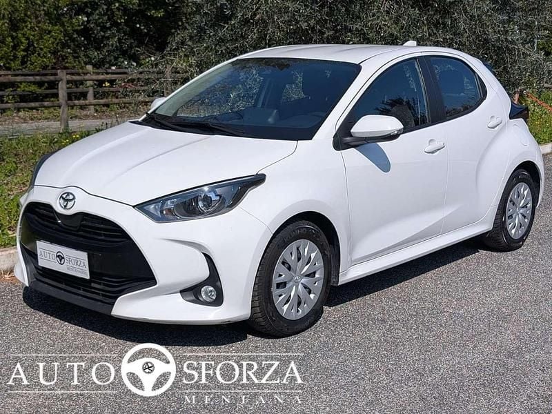 Usata Toyota Yaris Active 72 CV (52 kW) 2023 Bianco Utilitaria