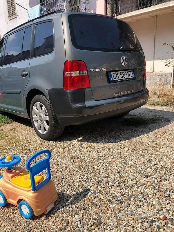 Usata VW Touran 2004 Grigio Monovolume