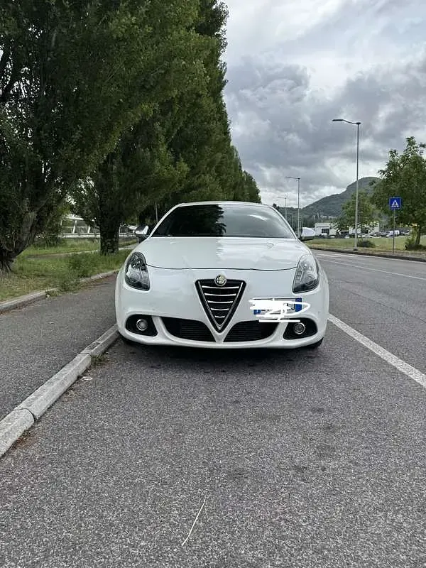 Usata Alfa Romeo Giulietta Exclusive 174 CV (127 kW) 2014 Utilitaria