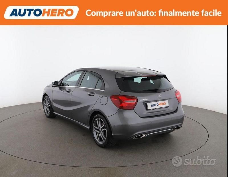 Usata Mercedes A180 108 CV (79 kW) 2017 Grigio Berlina