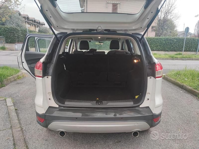 Usata Ford Kuga Business Edition 140 CV (102 kW) 2014 Bianco SUV