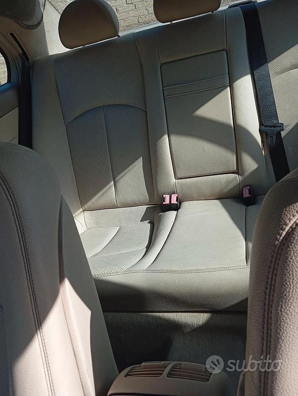 Usata Mercedes E220 2006 Blu Berlina