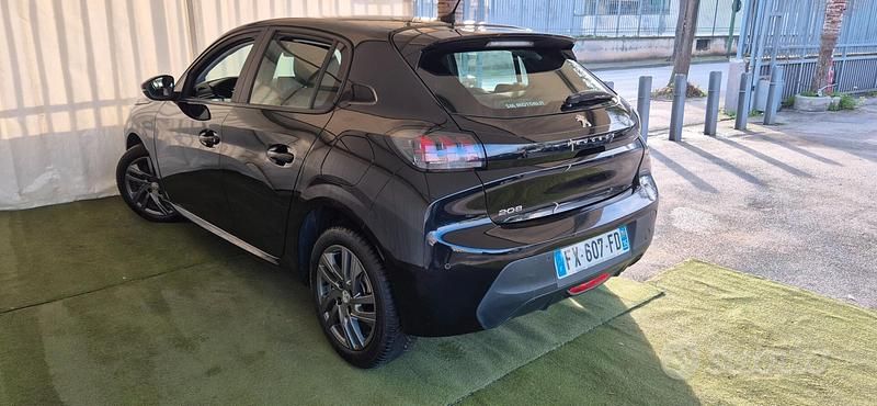 Usata Peugeot 208 Allure 102 CV (75 kW) 2021 Nero Utilitaria