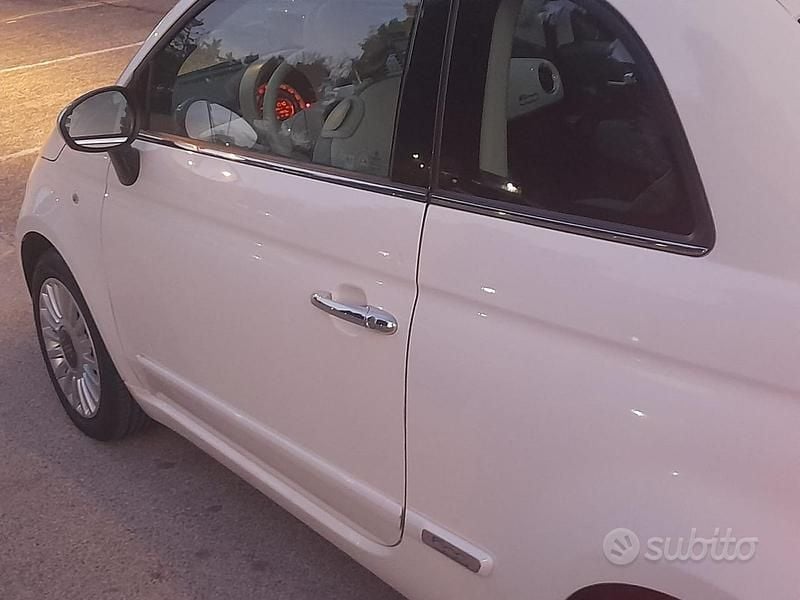 Bianco Usata 2008 Fiat 500 Due volumi | 6400 € (Buon prezzo) - Immagine 1/4