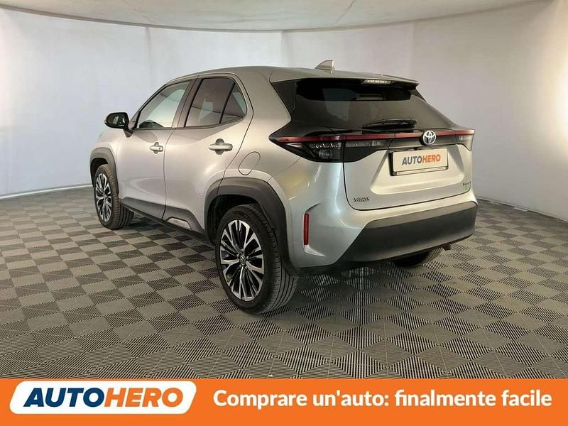 Usata Toyota Yaris Cross Lounge 82 CV (60 kW) 2022 Argento SUV