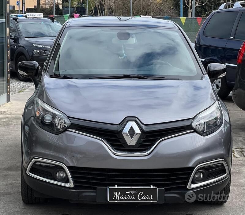 Usata Renault Captur Iconic 90 CV (66 kW) 2016 Argento SUV