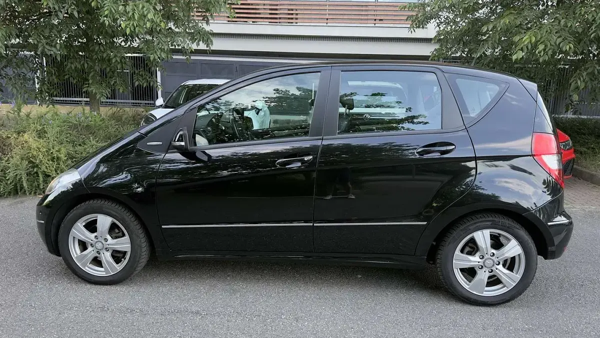 Usata Mercedes A180 Executive 109 CV (80 kW) 2012 Nero Berlina