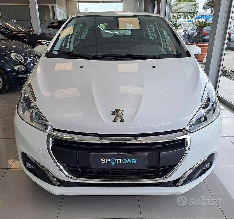 Usata Peugeot 208 Allure 74 CV (54 kW) 2018 Bianco Utilitaria