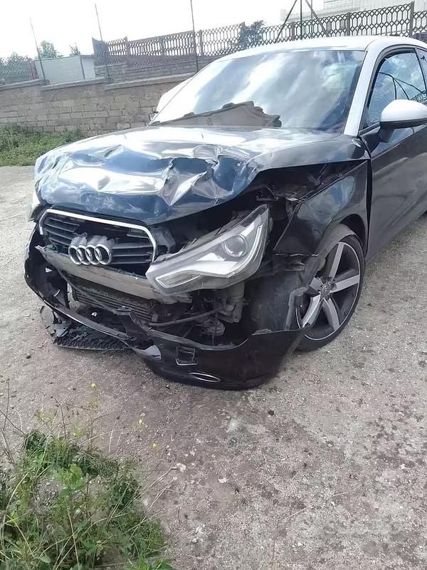 Usata Audi A1 105 CV (77 kW) 2011 Nero Utilitaria