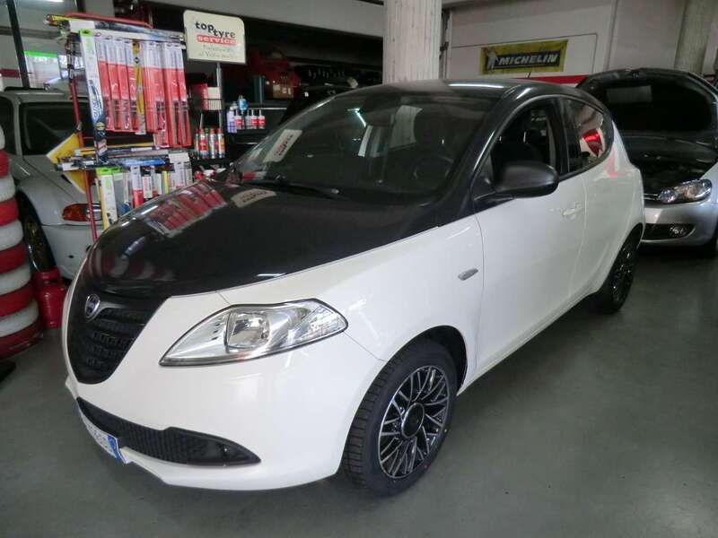 Bianco Usata 2015 Lancia Ypsilon Due volumi | 8900 € (Cara) - Immagine 1/4