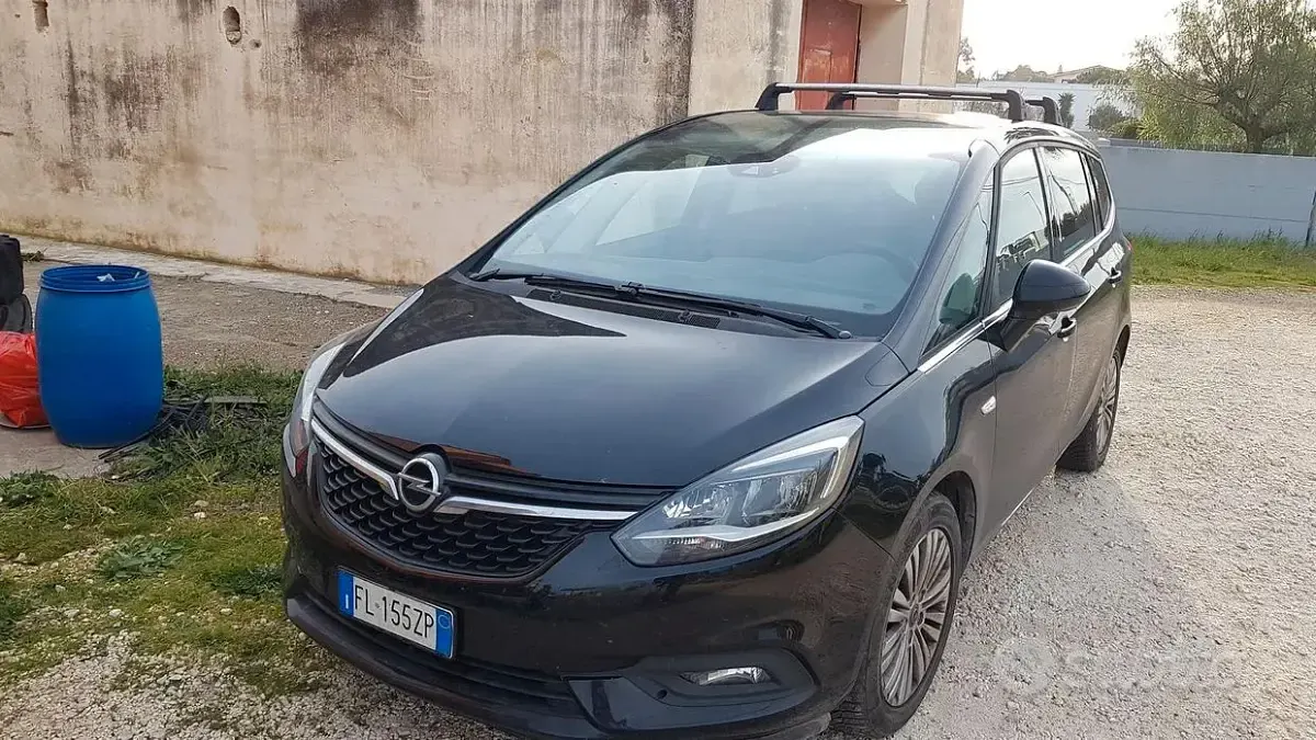 Usata Opel Zafira 150 CV (110 kW) 2017 Nero Monovolume
