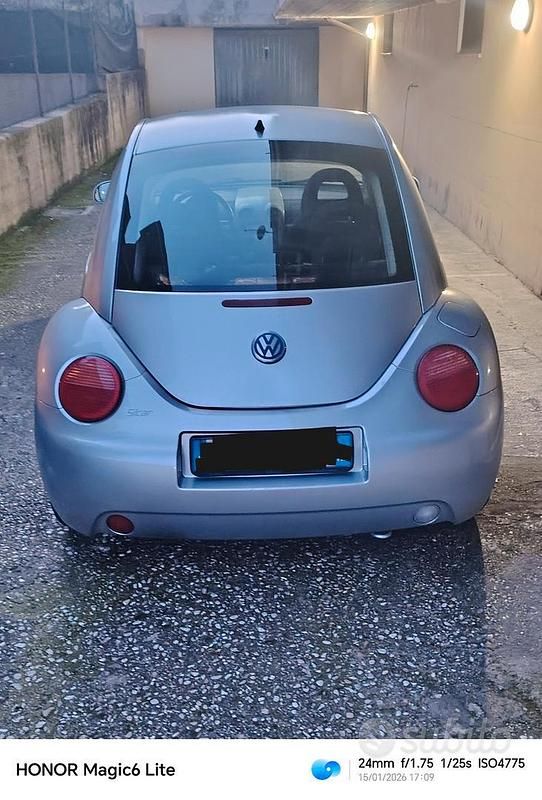 Usata VW Beetle 2002 Grigio Berlina